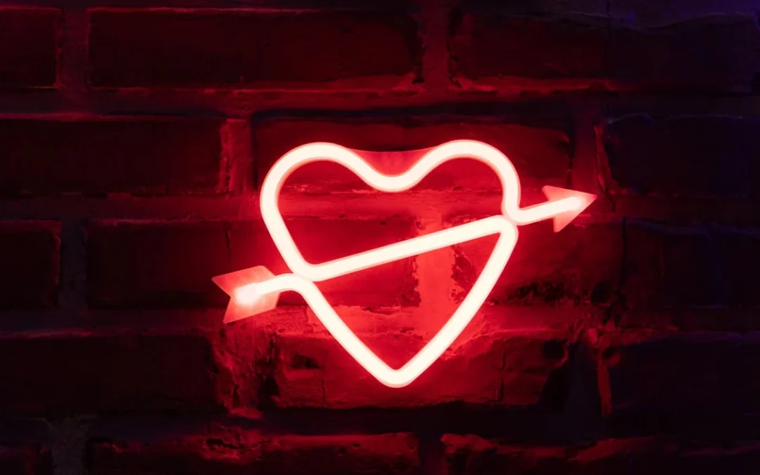 Can Custom Neon Signs Replace Traditional Wall Art in Modern Homes? Exploring Contemporary Design Trends