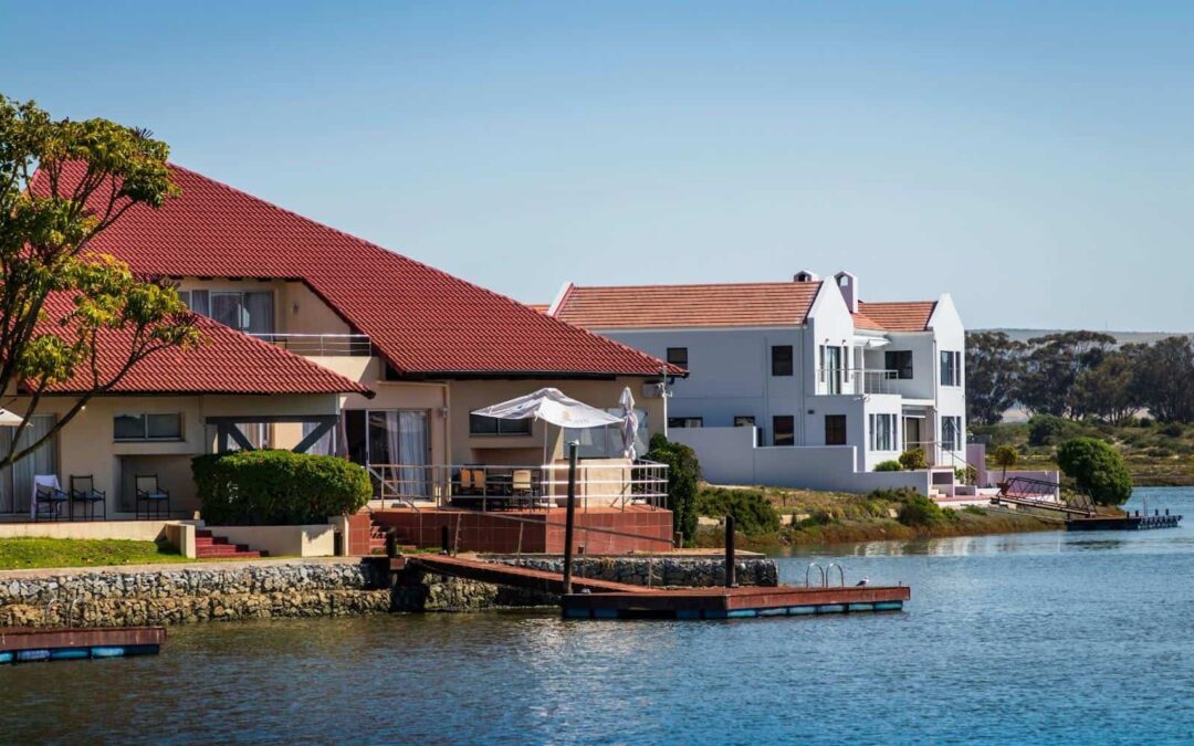 Common Roof Problems that Florida Homeowners Face and Their Solutions