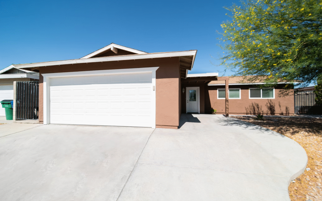 Best-Performing Garage Door Materials You Should Consider for Your Home