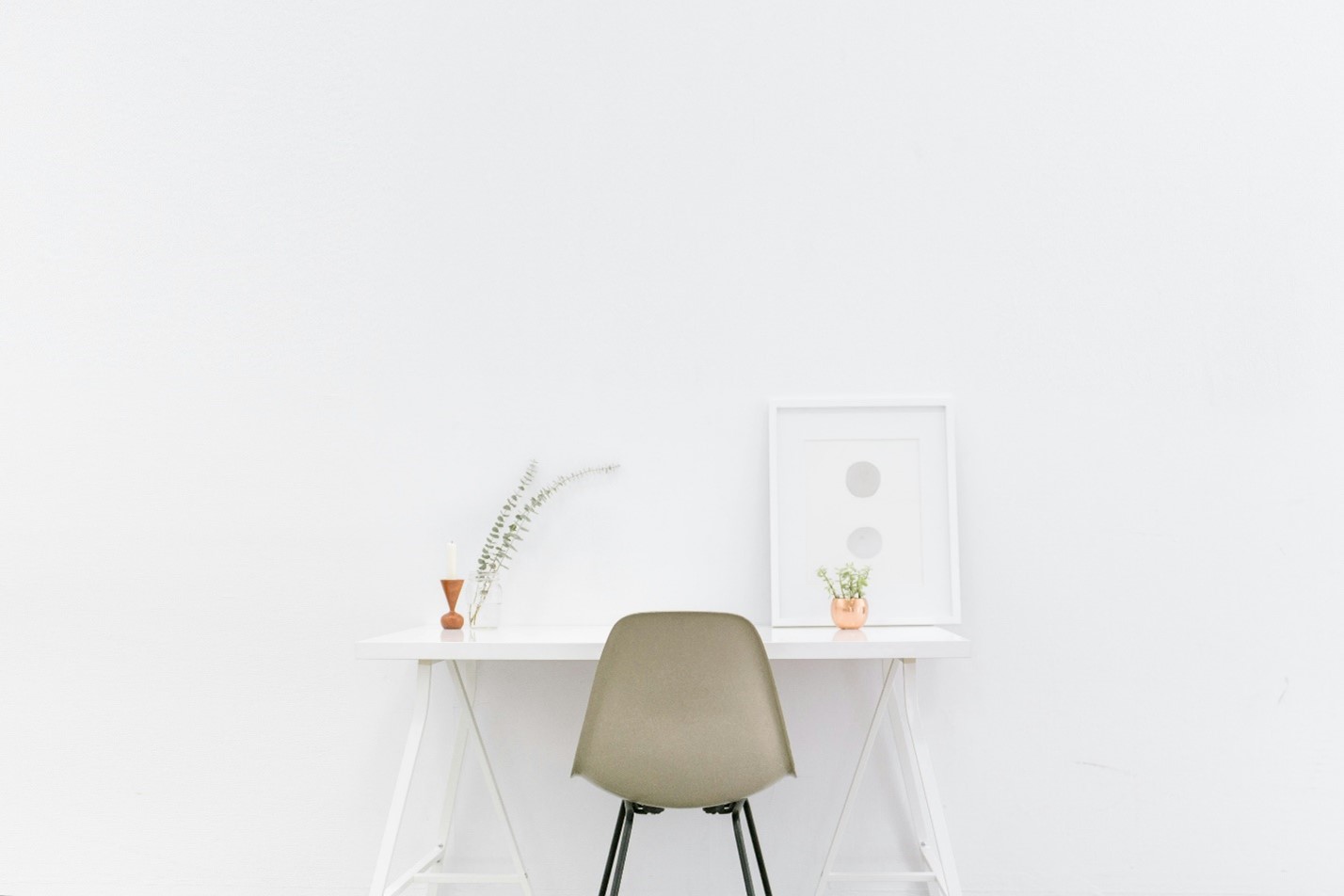 minimalist style white room with desk and chair