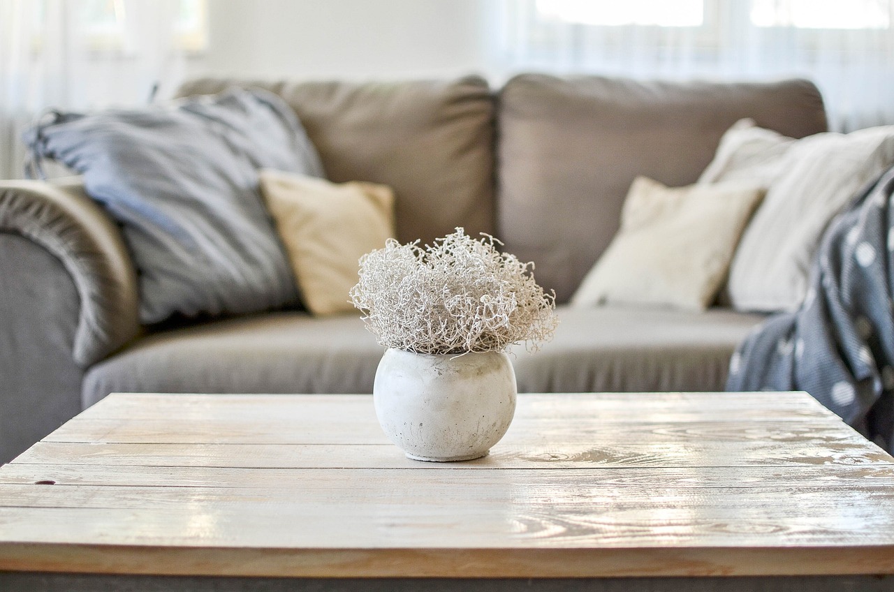 coffee table decorating