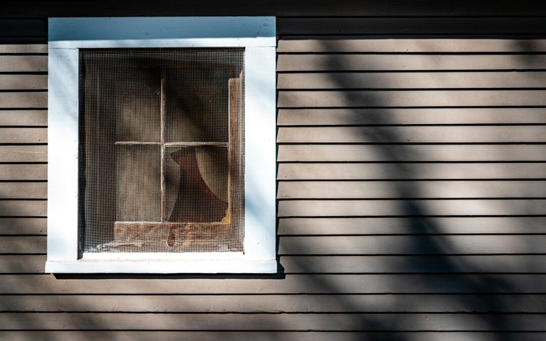 Your DIY Guide on How to Cut Vinyl Siding Effortlessly