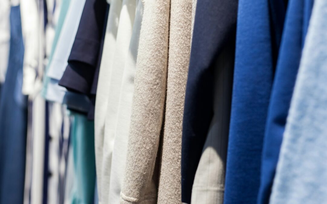 Mixing Textures and Patterns: Creative Uses of Natural Stone Tiles in Home Decor