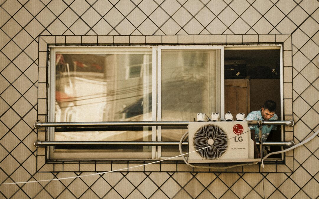 How to Choose Between a Split System and Window AC Unit During Installation?