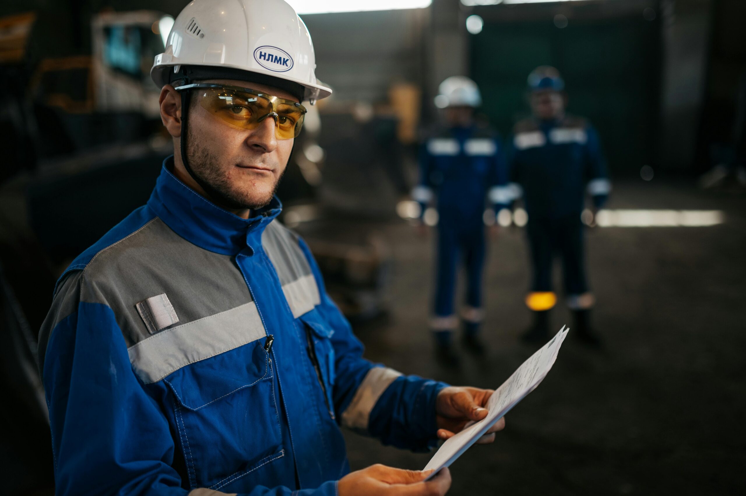 Comfort as a Safety Tool The Role of Fit and Fabric in Men’s Hi Vis Work Shirts