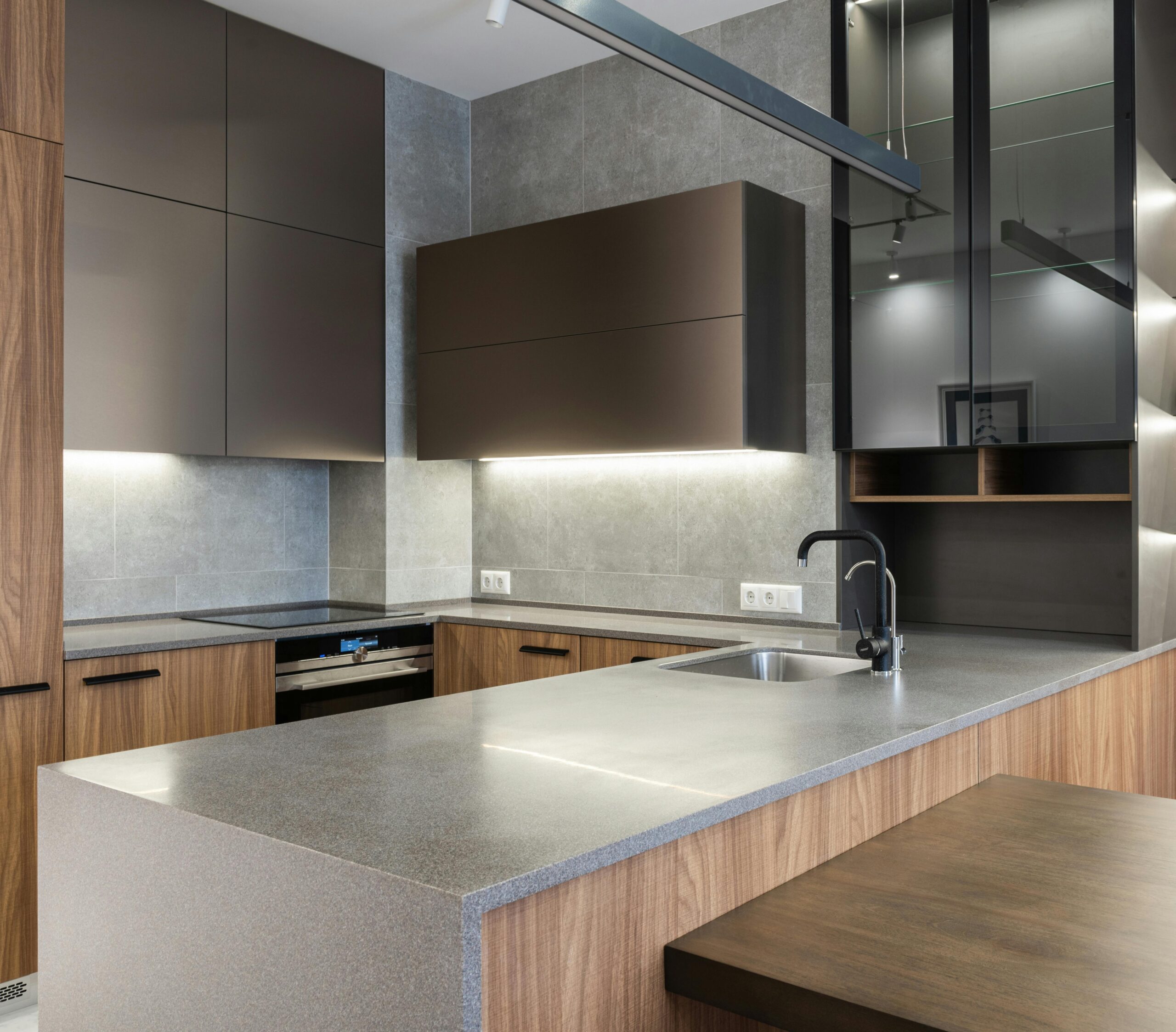 QUARTZ vs. GRANITE – The Ultimate Kitchen Countertops Showdown!
